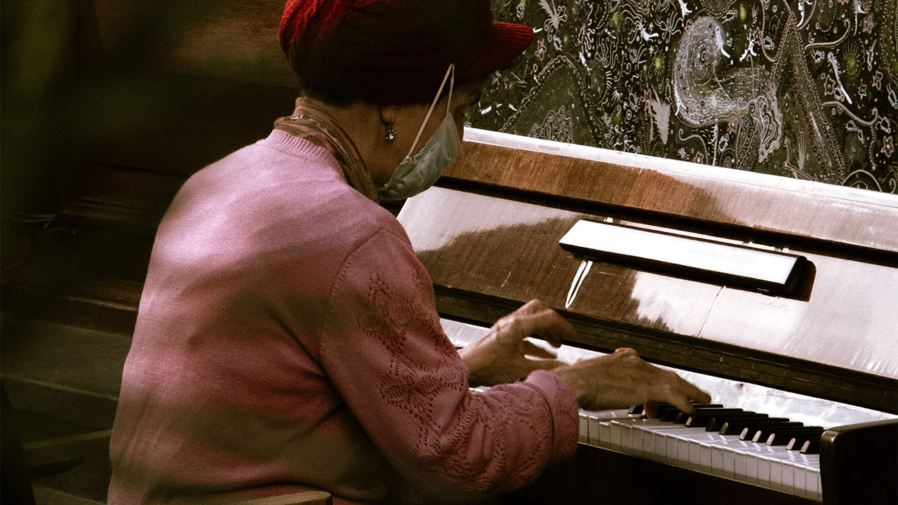 MUSICOTERAPIA E SEUS INCRÍVEIS BENEFÍCIOS PARA A DOENÇA DE ALZHEIMER