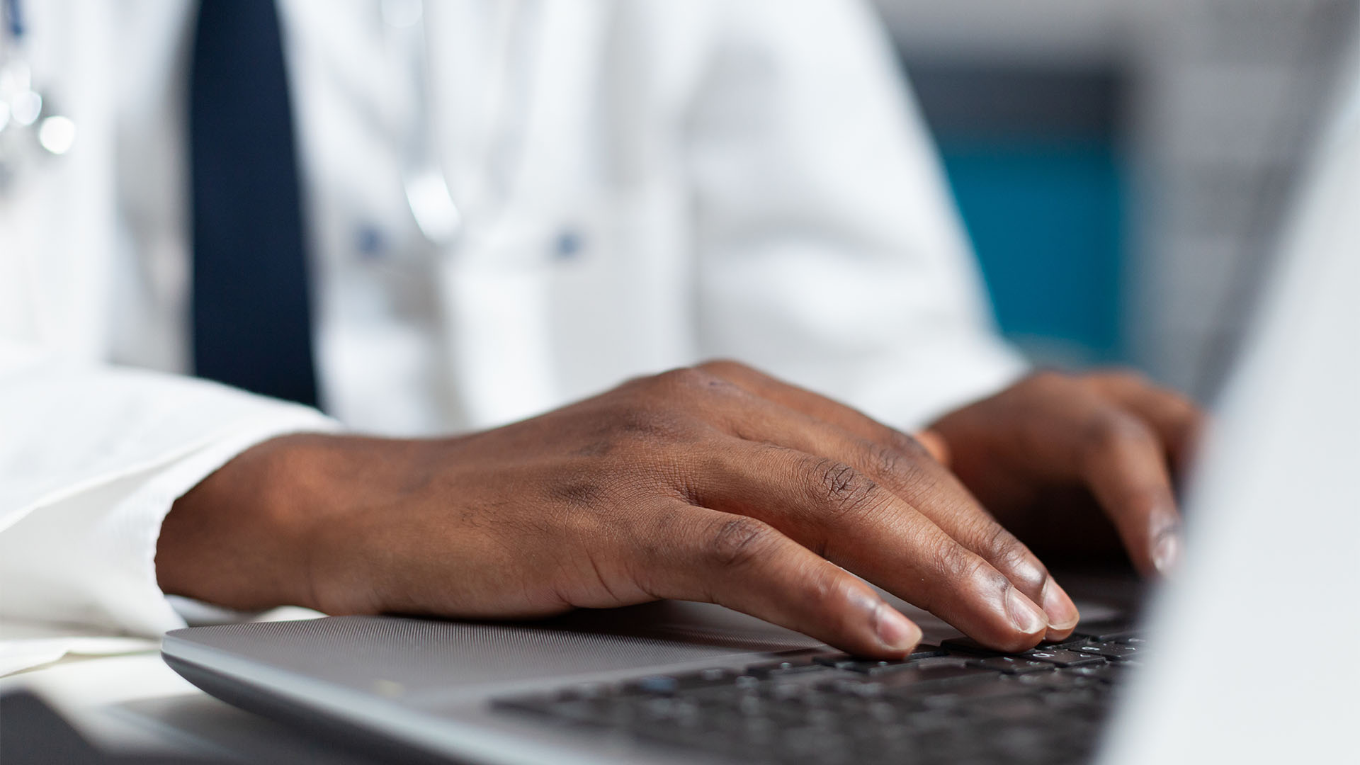 RELATÓRIO MÉDICO CONTRIBUI PARA A AVALIAÇÃO DO MÉDICO PERITO?